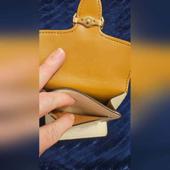 COACH GEORGIE SMALL PEBBLED LEATHER TRIFOLD WALLET IN CHALK WHITE - Picture 7 of 10